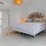 Wonderful Villa Near Beach With Mediterranean Views