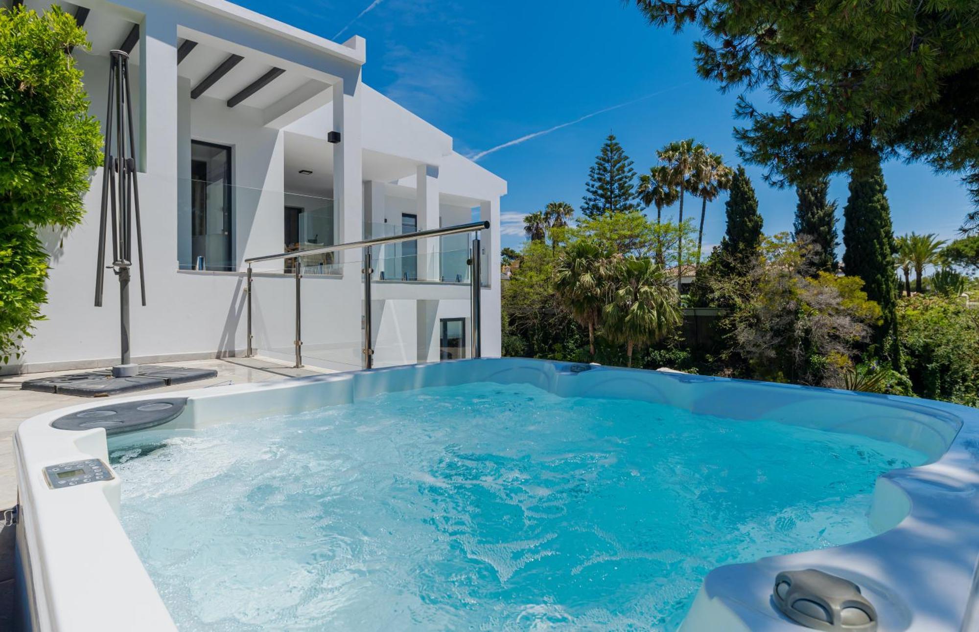 Wonderful Near With Mediterranean Views *
