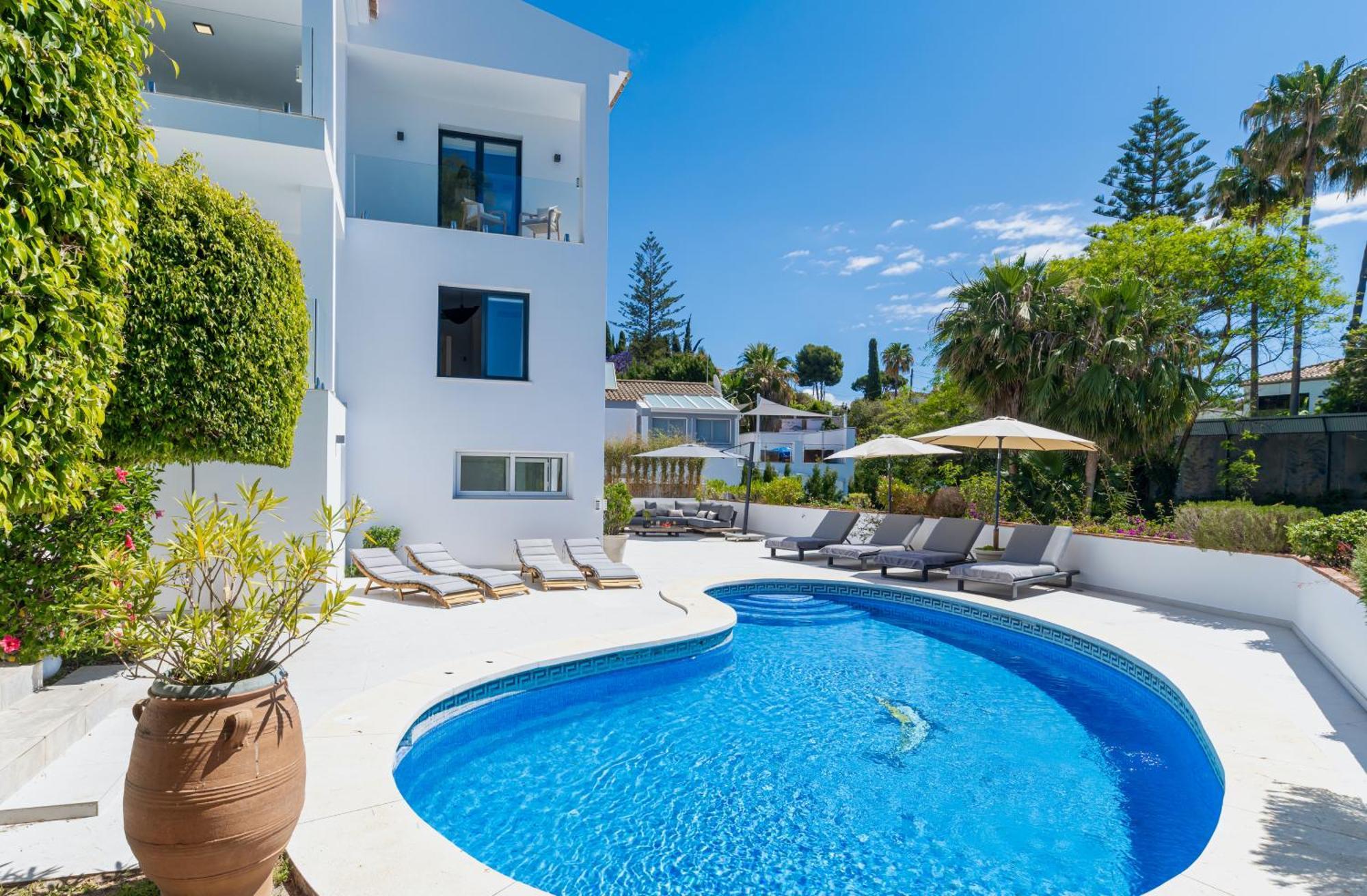 Wonderful Near With Mediterranean Views *